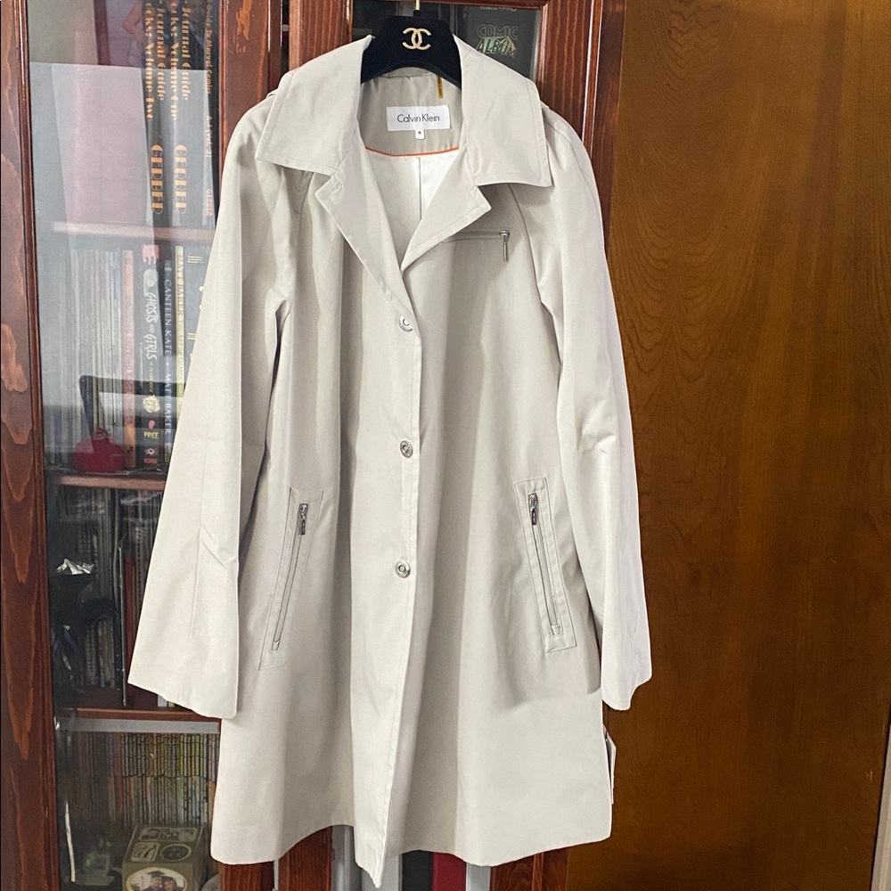 !!!!!SOLD!!!Calvin Klein Hooded  Water Repellent Coat Size M